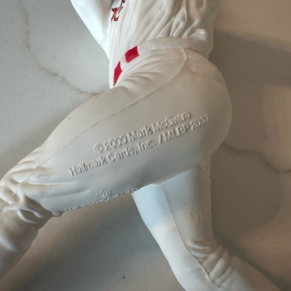 Hallmark Keepsake Ornament 2000 Mark McGwire At The Ballpark Collector's Series - Picture 5 of 6